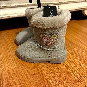 NWT bebe gray girls boots c8